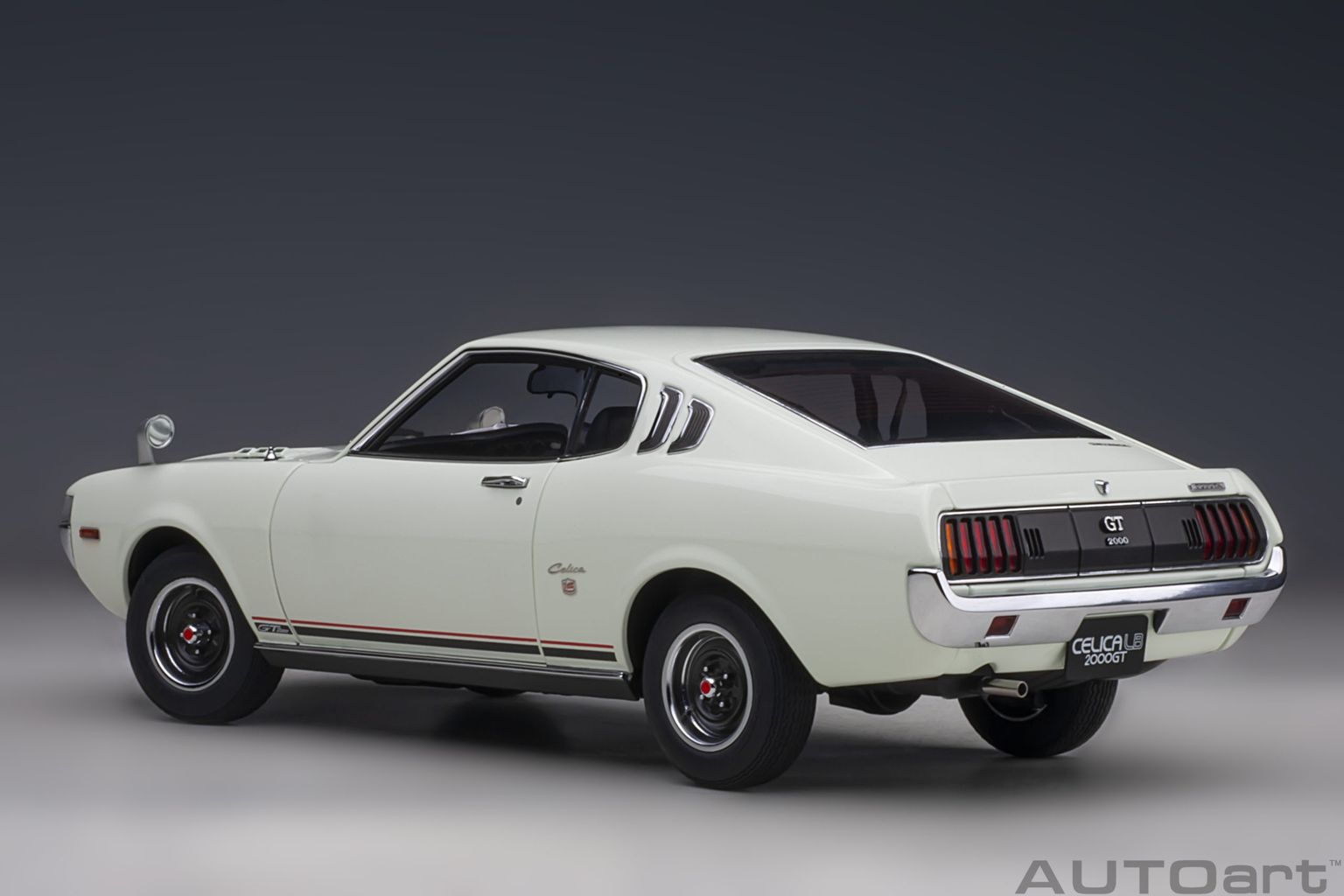 Toyota Celica Liftback 2000 GT RA25 1973 white 1:18 AUTOart