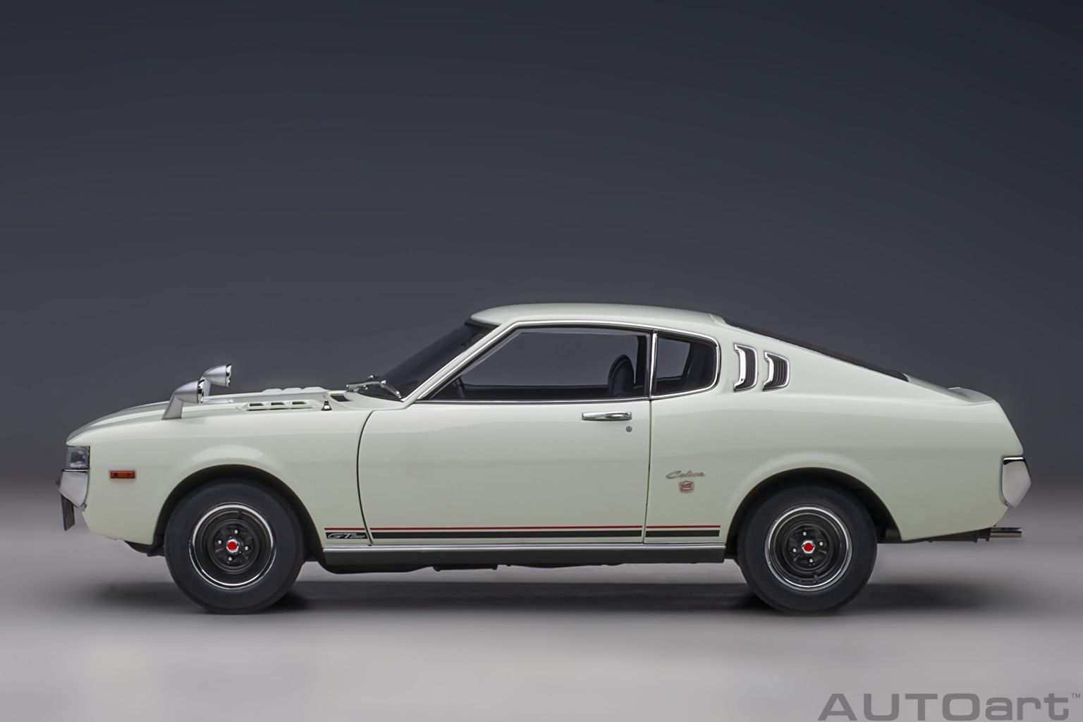 Toyota Celica Liftback 2000 GT RA25 1973 white 1:18 AUTOart