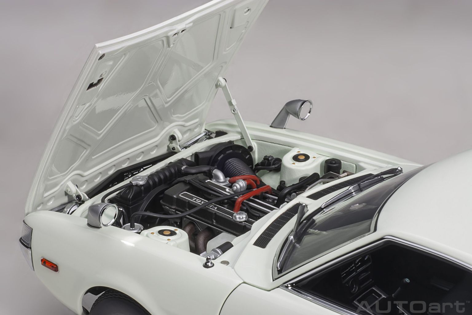 Toyota Celica Liftback 2000 GT RA25 1973 white 1:18 AUTOart