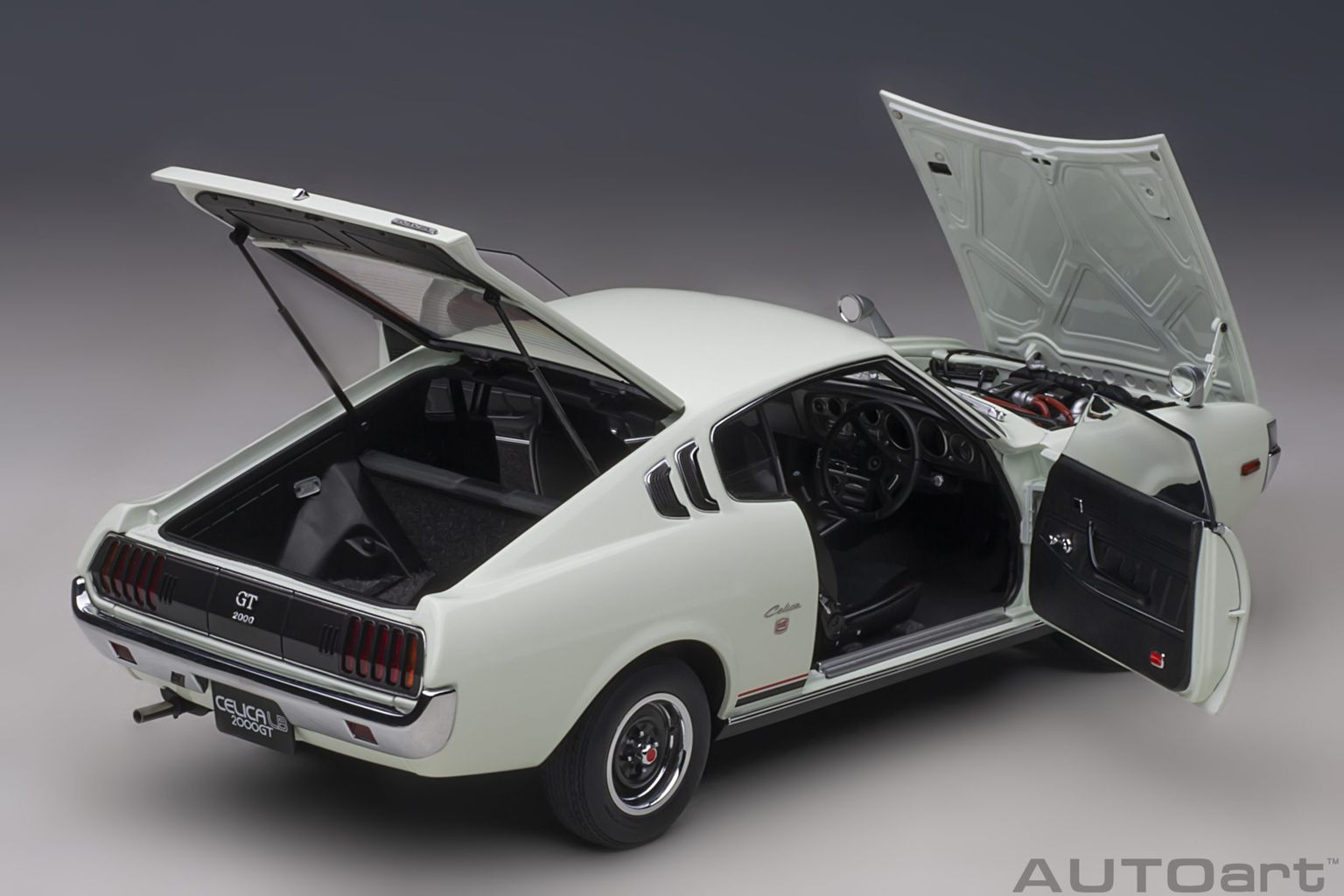 Toyota Celica Liftback 2000 GT RA25 1973 white 1:18 AUTOart