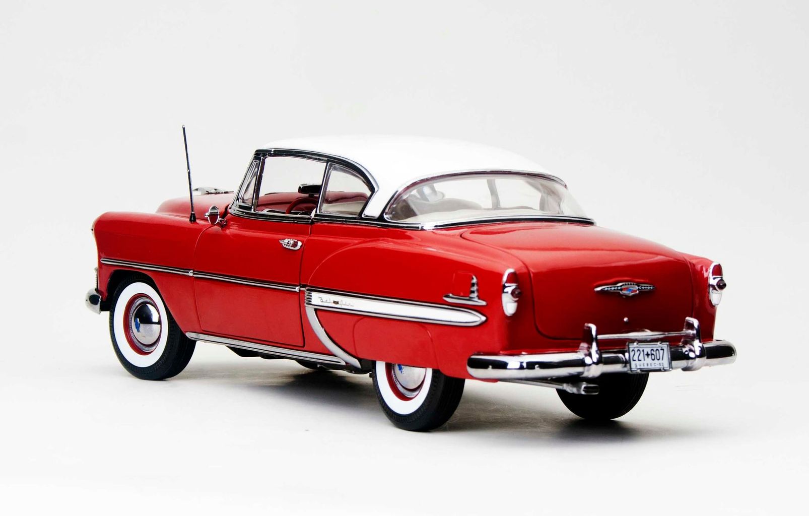Chevrolet Bell Air Hardtop Coupe 1953 dark red 1:18 Sun Star