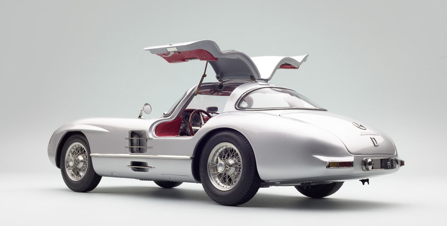 Mercedes-Benz 300 SLR Coupé 1955 silver/red interior 1:18 CMC