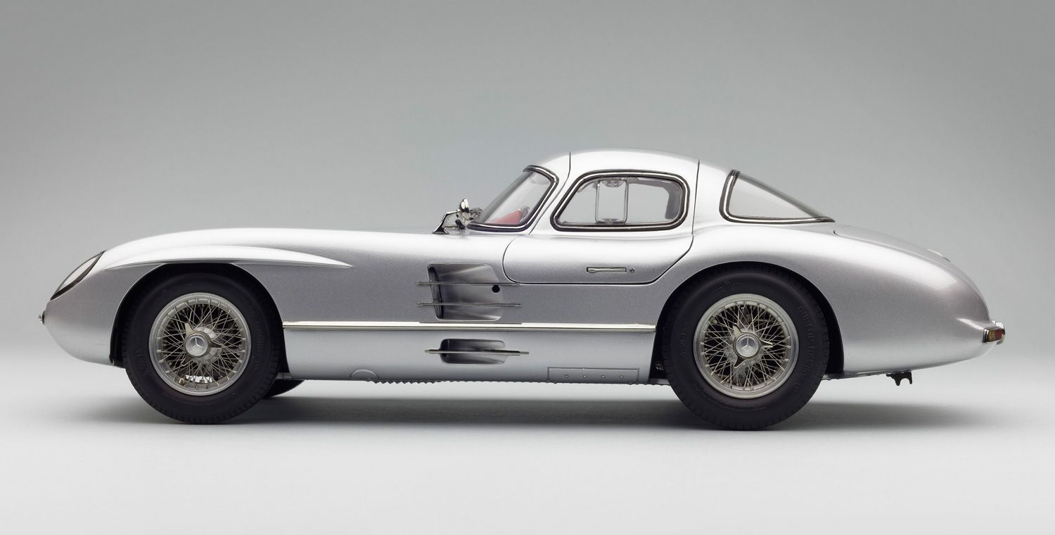 Mercedes-Benz 300 SLR Coupé 1955 silver/red interior 1:18 CMC