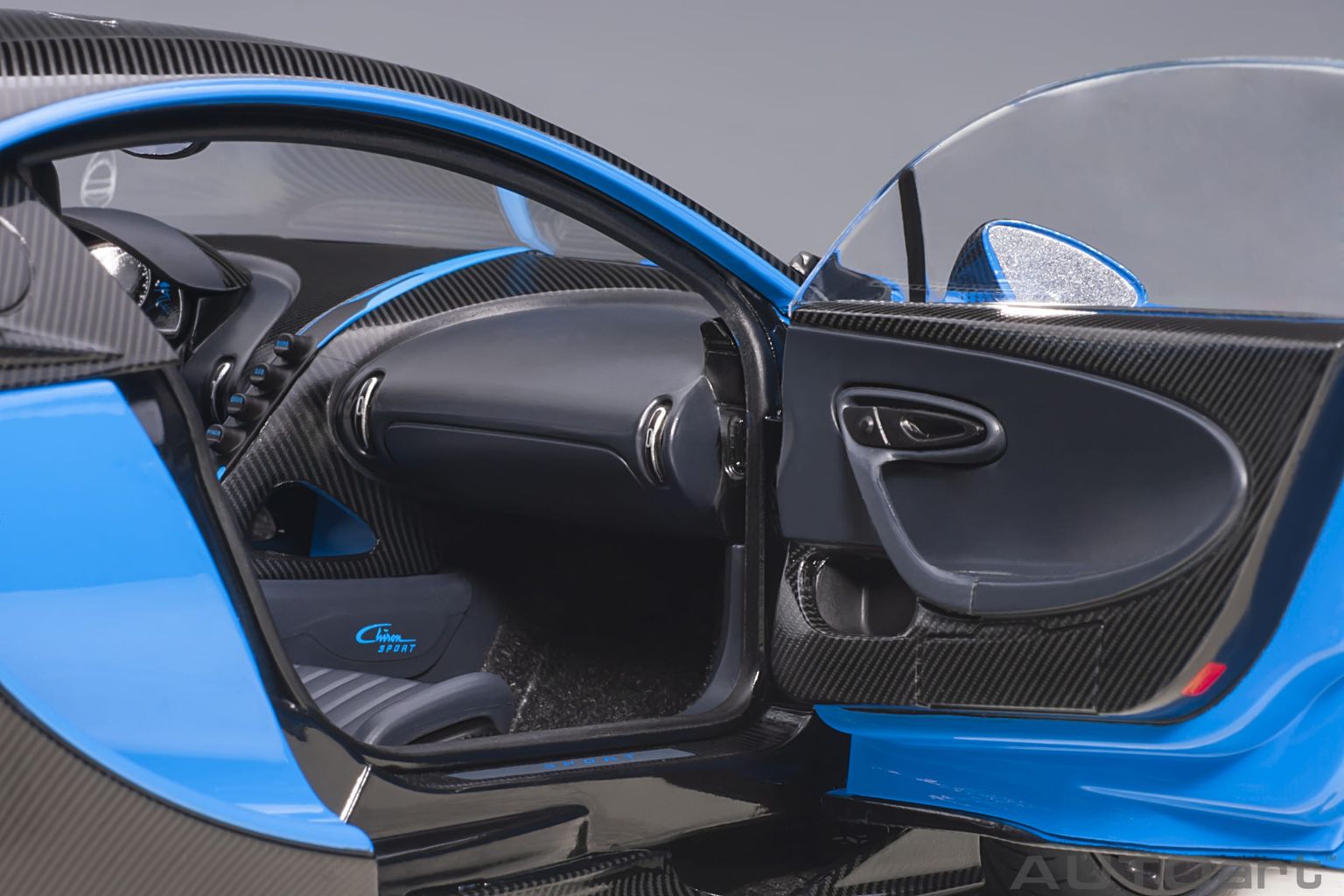 Bugatti Chiron Sport 2019 french racing blue/carbon 1:18 AUTOart
