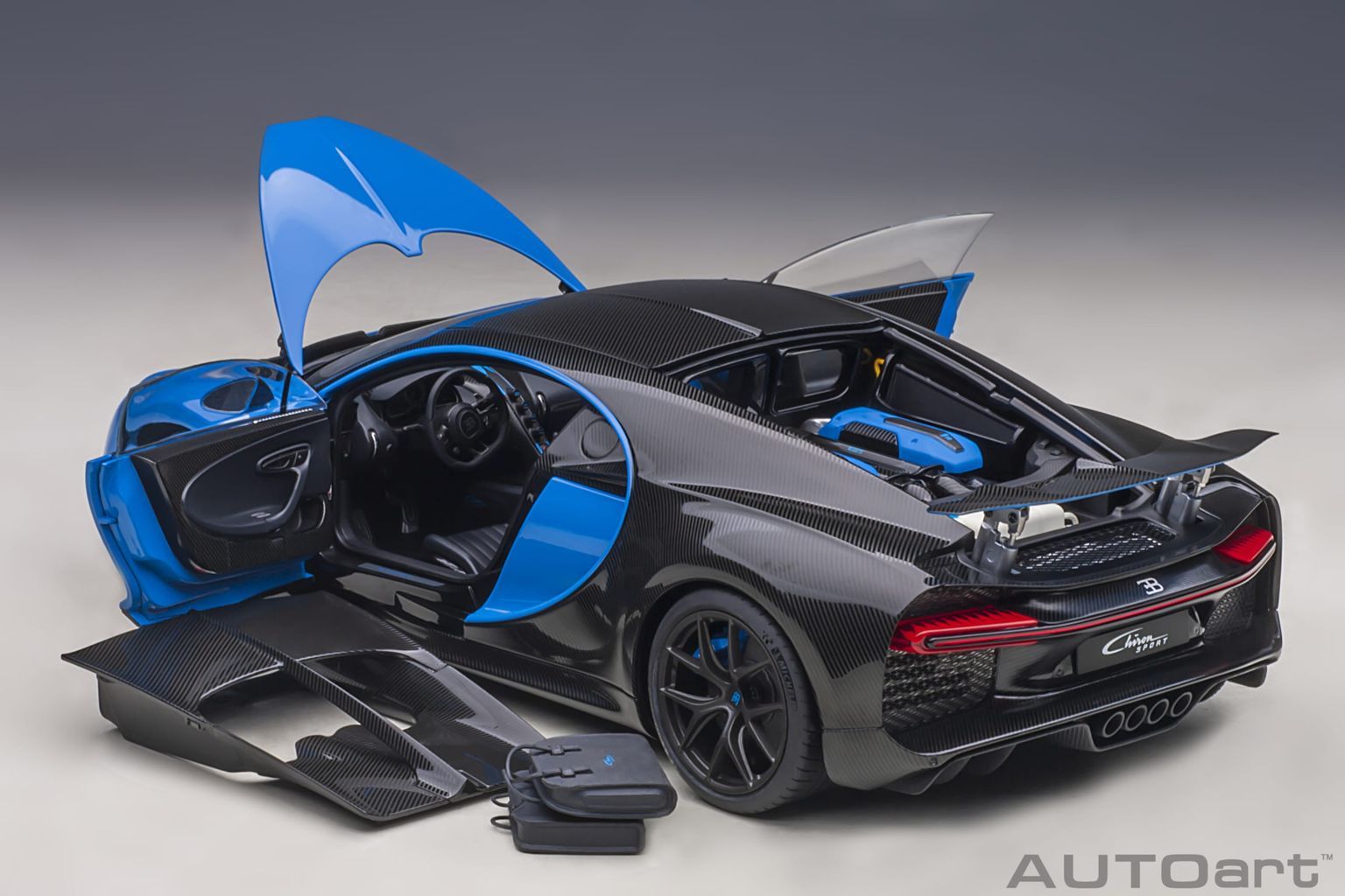 Bugatti Chiron Sport 2019 french racing blue/carbon 1:18 AUTOart