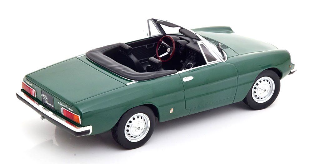 Alfa Romeo 2000 Spider 1978 green 1:18 Norev 