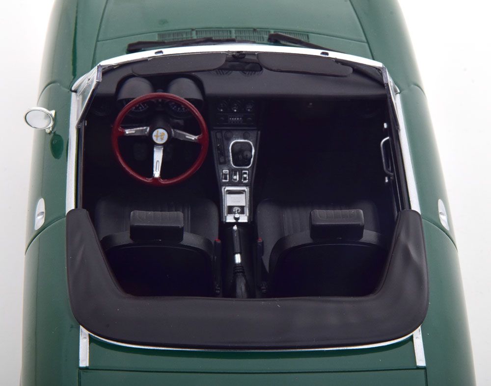 Alfa Romeo 2000 Spider 1978 green 1:18 Norev 