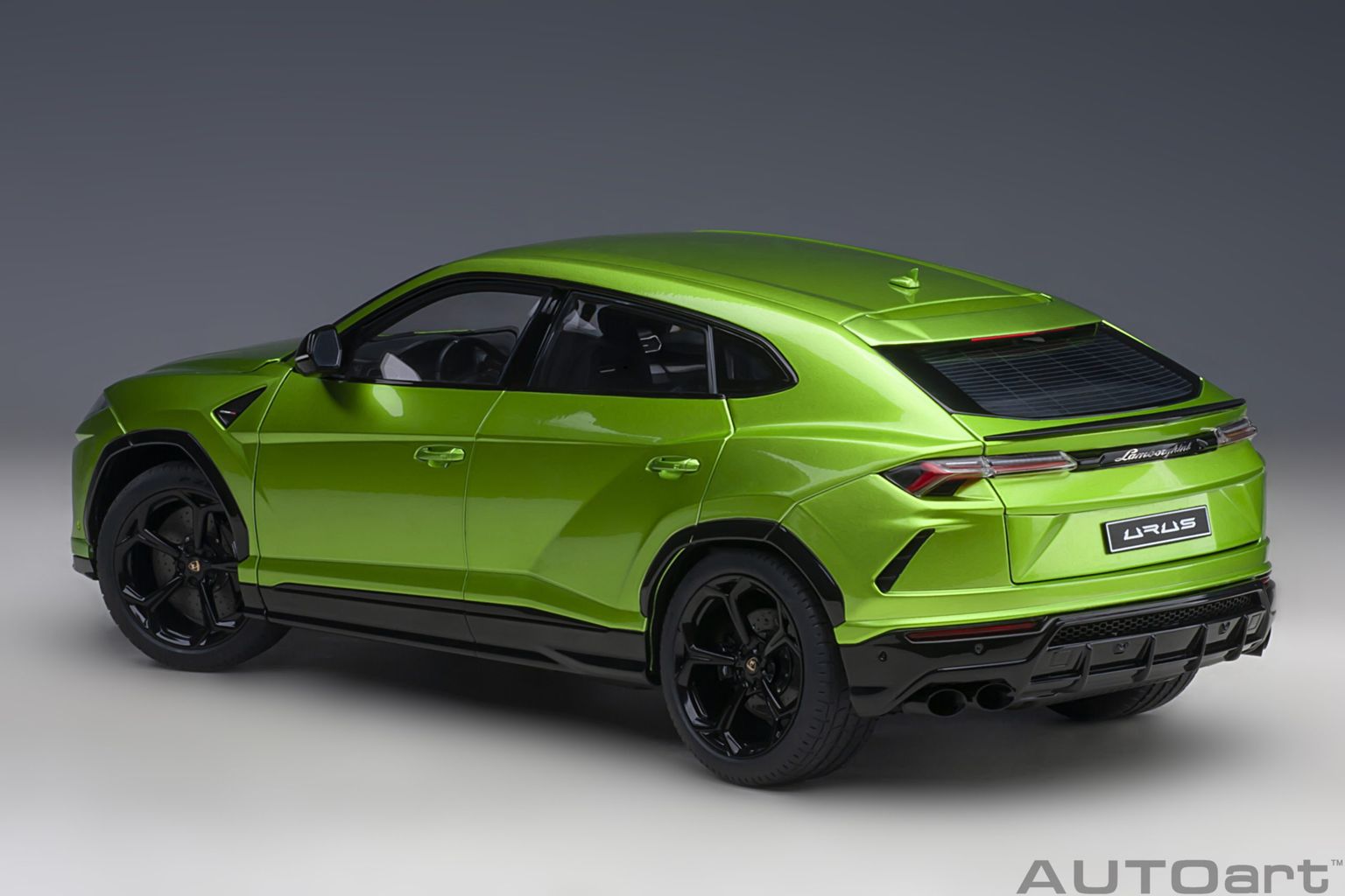 Lamborghini Urus 2018 pearl green 1:18 AUTOart