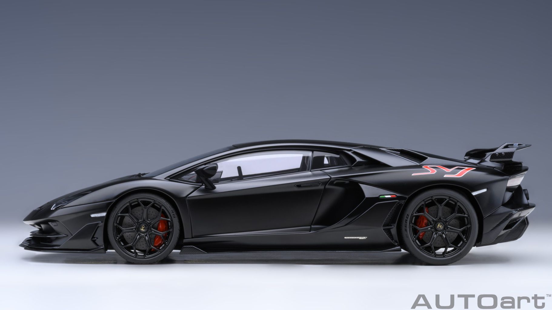 Lamborghini Aventador SVJ nero nemesis 1:18 AUTOart