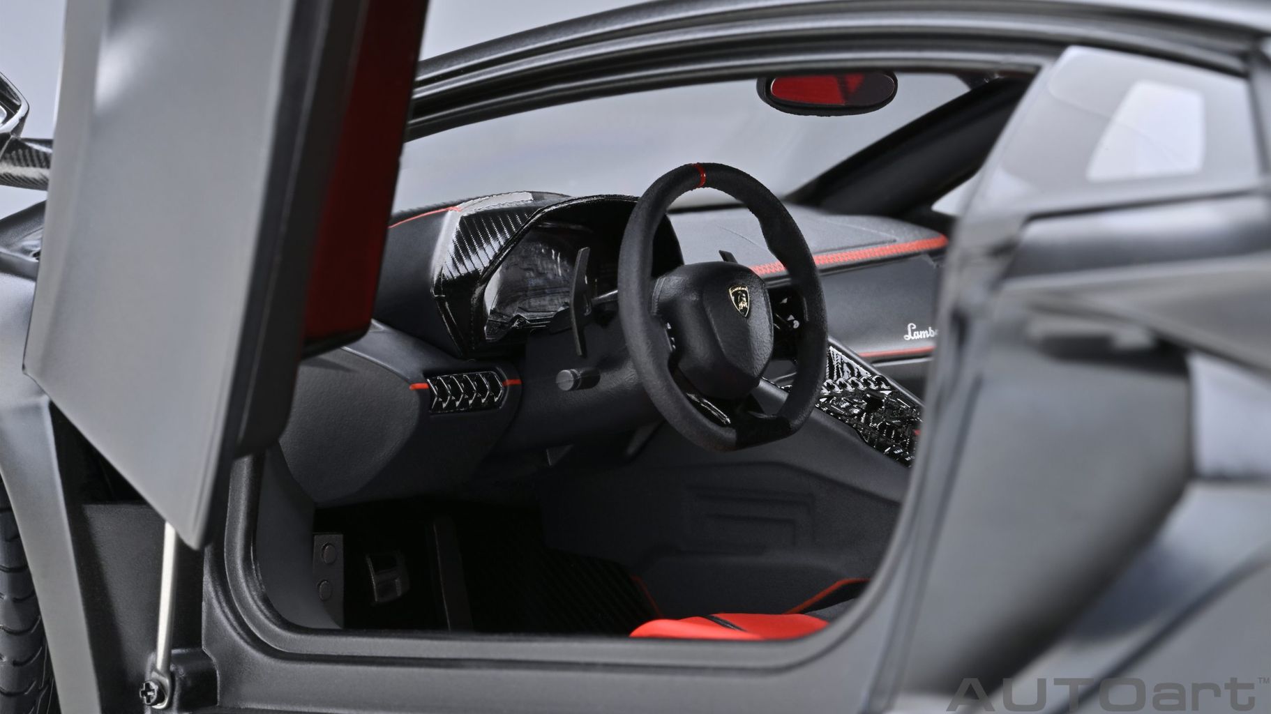 Lamborghini Aventador SVJ nero nemesis 1:18 AUTOart