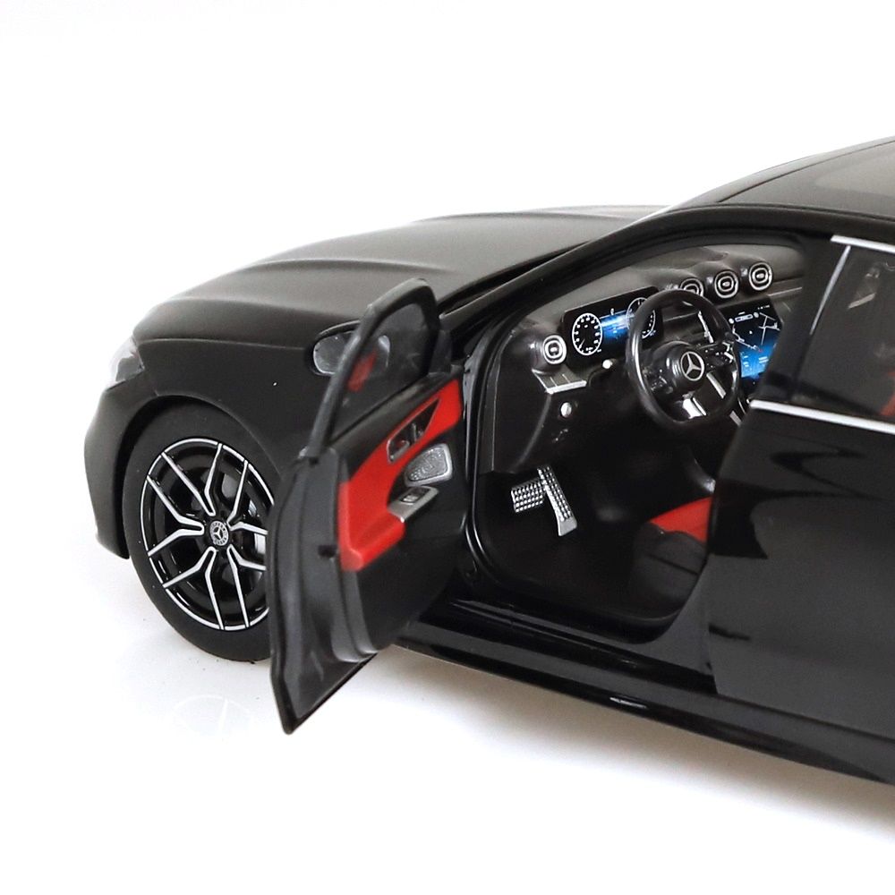 Mercedes-Benz C-Klasse W206 obsidian black metallic 1:18 NZG