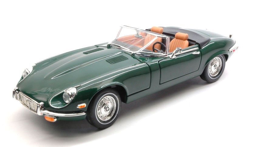 Jaguar E Type 1971 green 1:18 Lucky Diecast