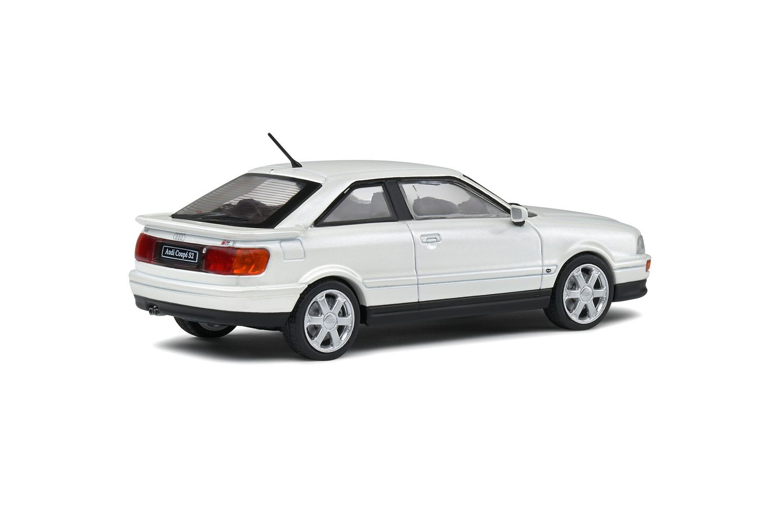 Audi 80 (S2) Coupe 1992 white 1:43 Solido