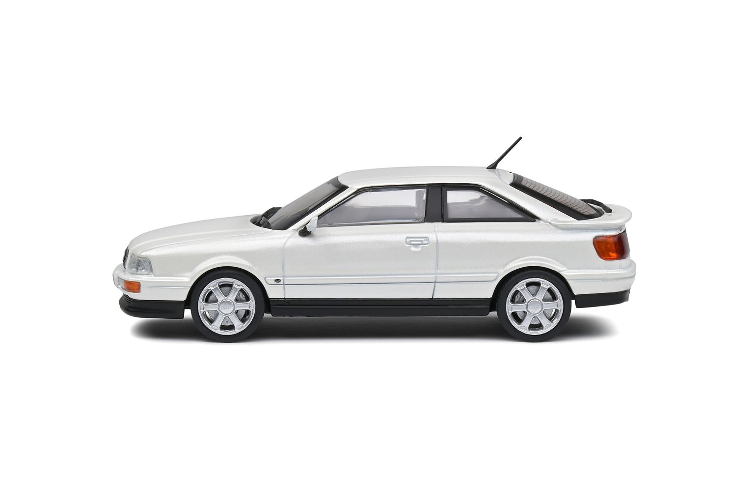 Audi 80 (S2) Coupe 1992 white 1:43 Solido