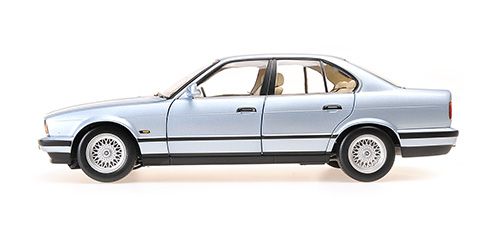 BMW 535i E34 1988 ligth blue metallic 1:18 Minichamps 
