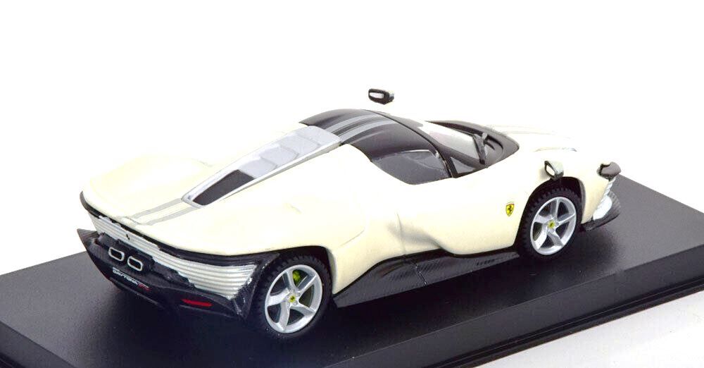 Ferrari Daytona SP3 white 1:43 Bburago