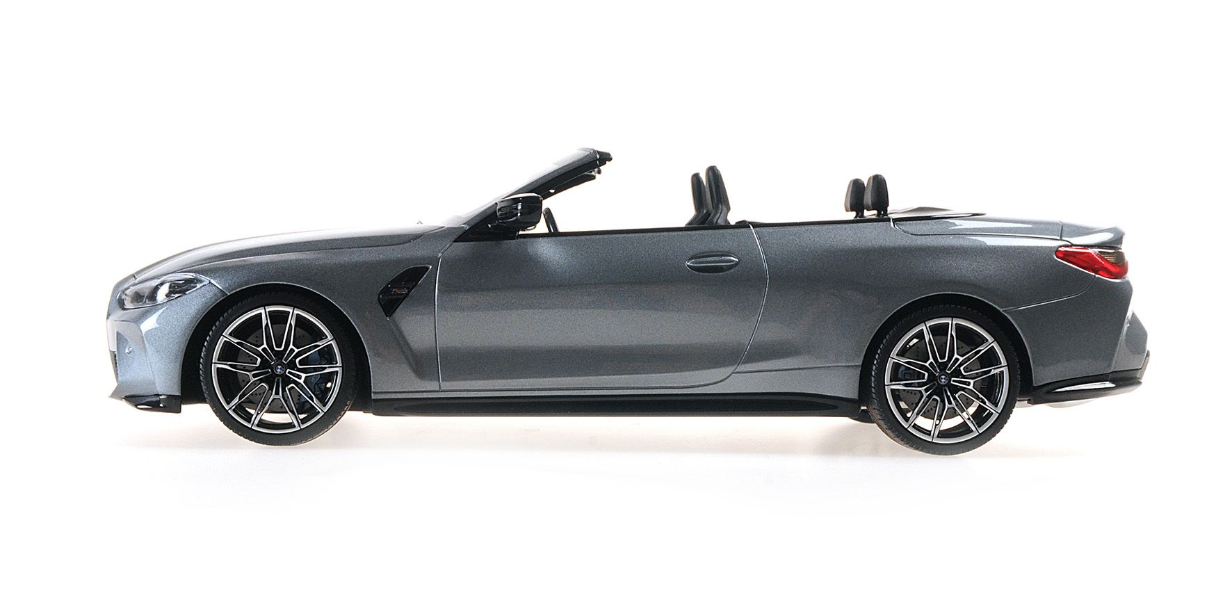 BMW M4 Cabriolet 2020 grey metallic 1:18 Minichamps