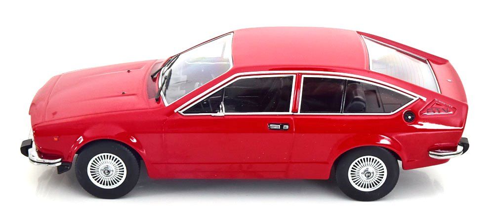 Alfa Romeo Alfetta 2000 GTV 1976 red 1:18 KK Scale