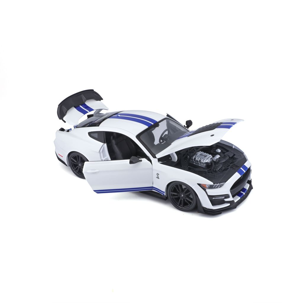 Ford Mustang Shelby GT500 2020 white/stripes 1:18 Maisto