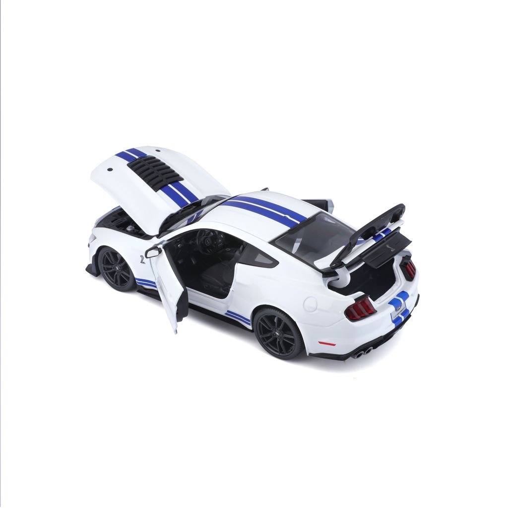 Ford Mustang Shelby GT500 2020 white/stripes 1:18 Maisto