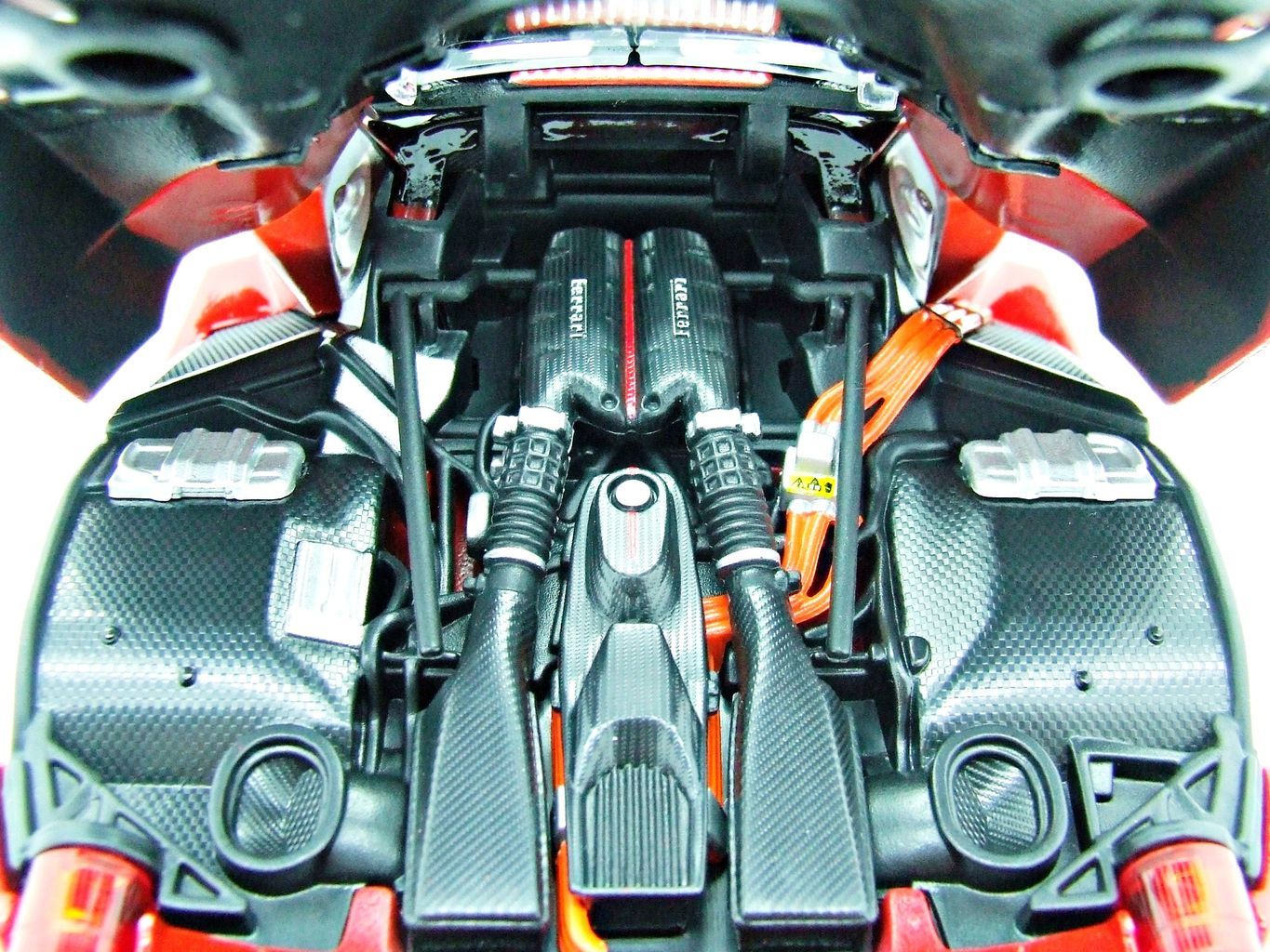 Ferrari LaFerrari red 1:18 Bburago