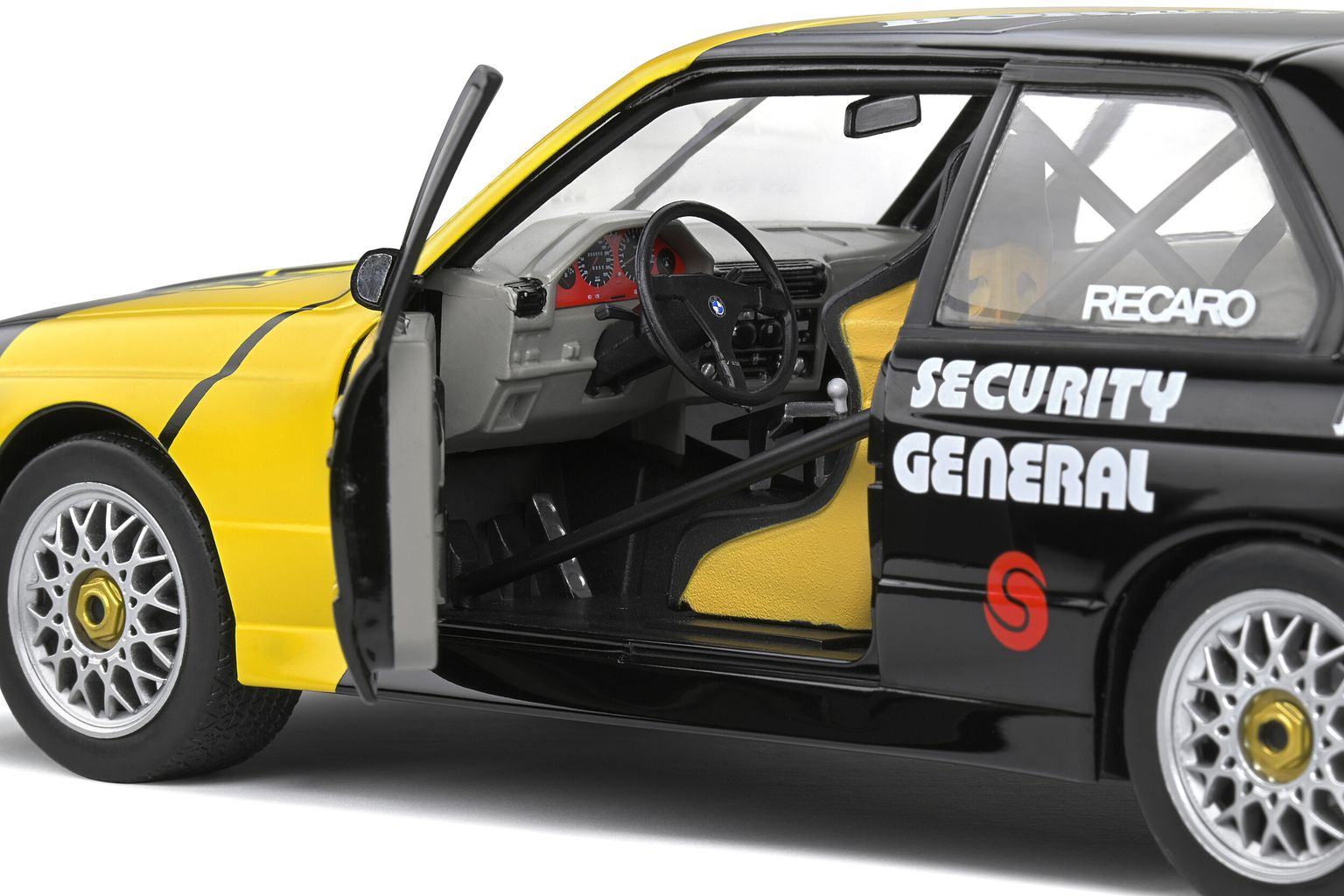 BMW M3 E30 #31 Thiim DTM 1988 1:18 Solido