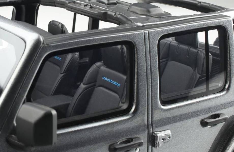 Jeep Wrangler 4XE 2021 silver 1:18 GT Spirit