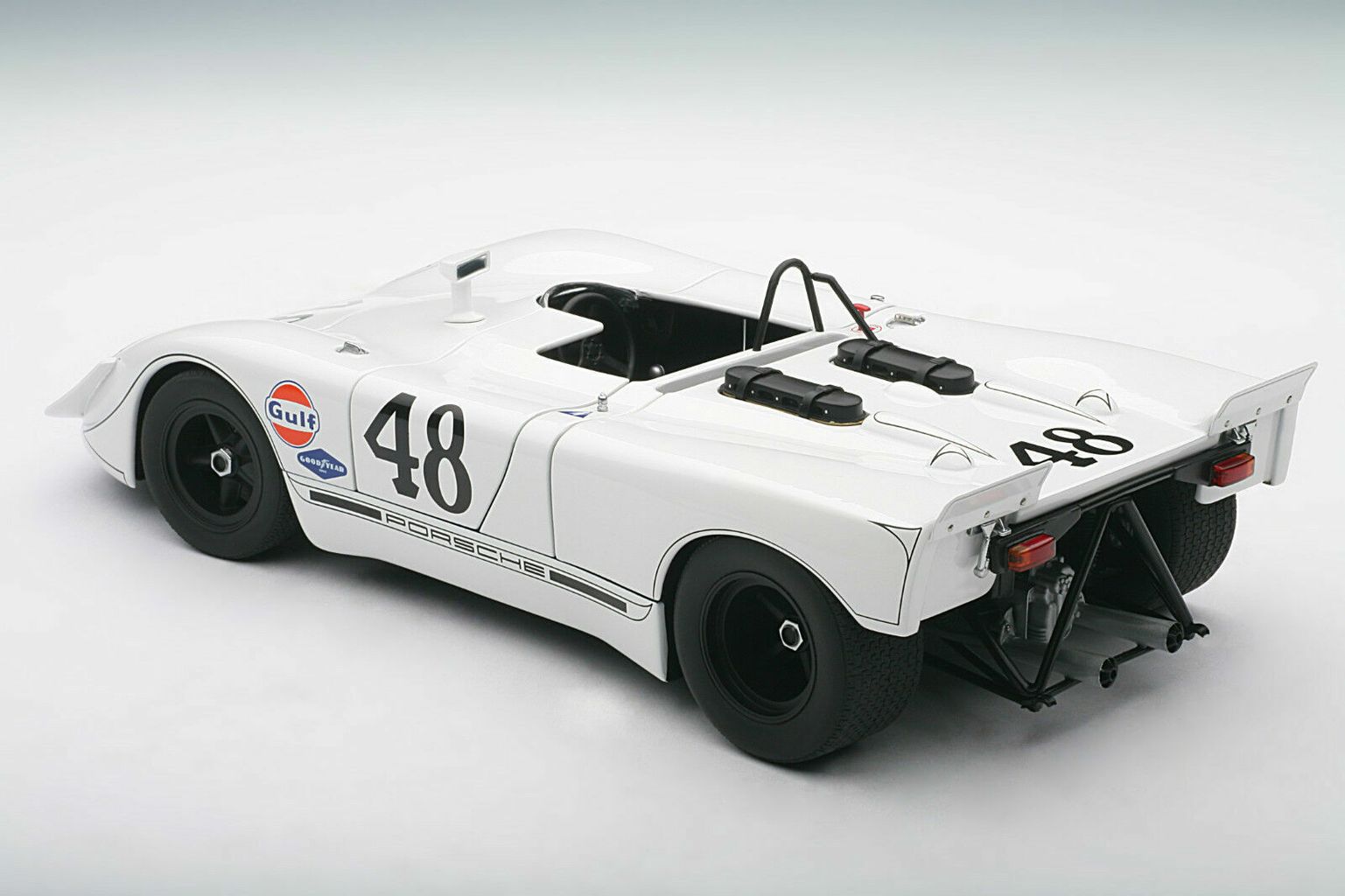 Porsche 908 #48 Steve McQueen Green Park Sebring 1970 1:18 AUTOart