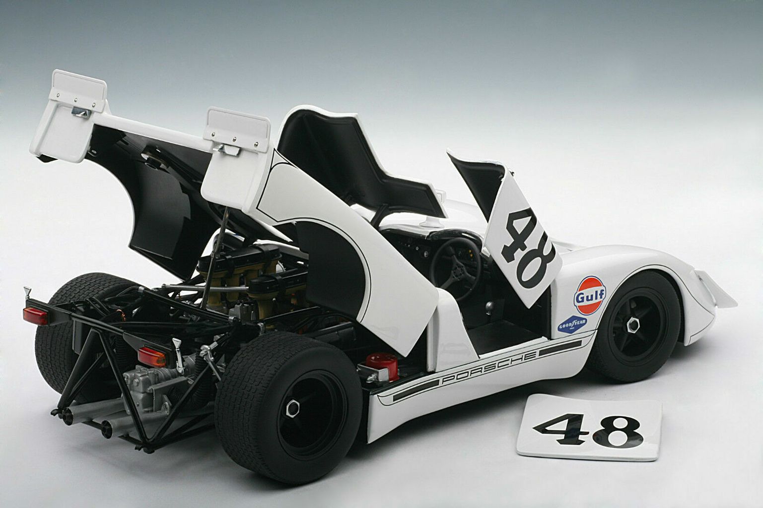 Porsche 908 #48 Steve McQueen Green Park Sebring 1970 1:18 AUTOart