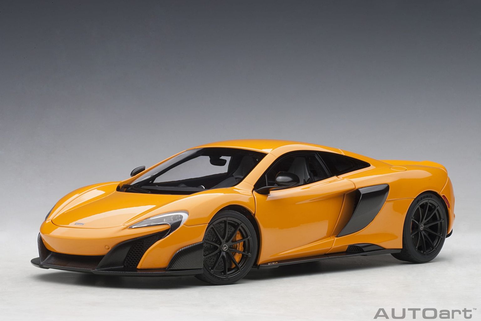 McLaren 675 LT 2016 McLaren orange 1:18 AUTOart
