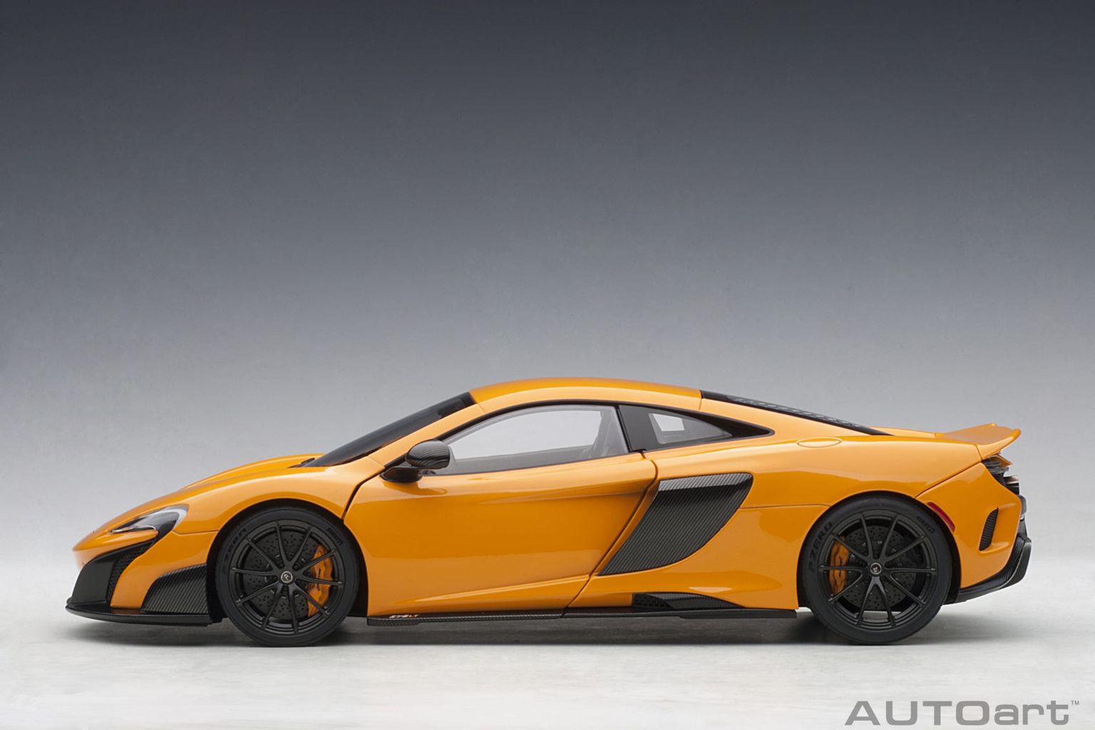 McLaren 675 LT 2016 McLaren orange 1:18 AUTOart