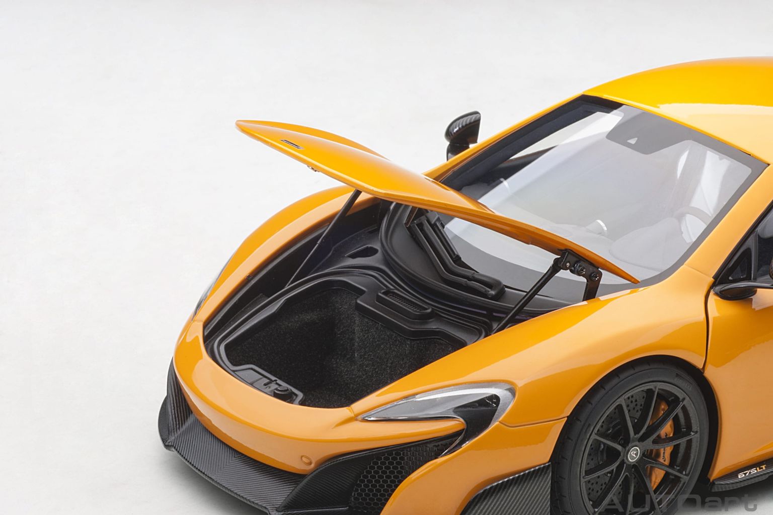 McLaren 675 LT 2016 McLaren orange 1:18 AUTOart