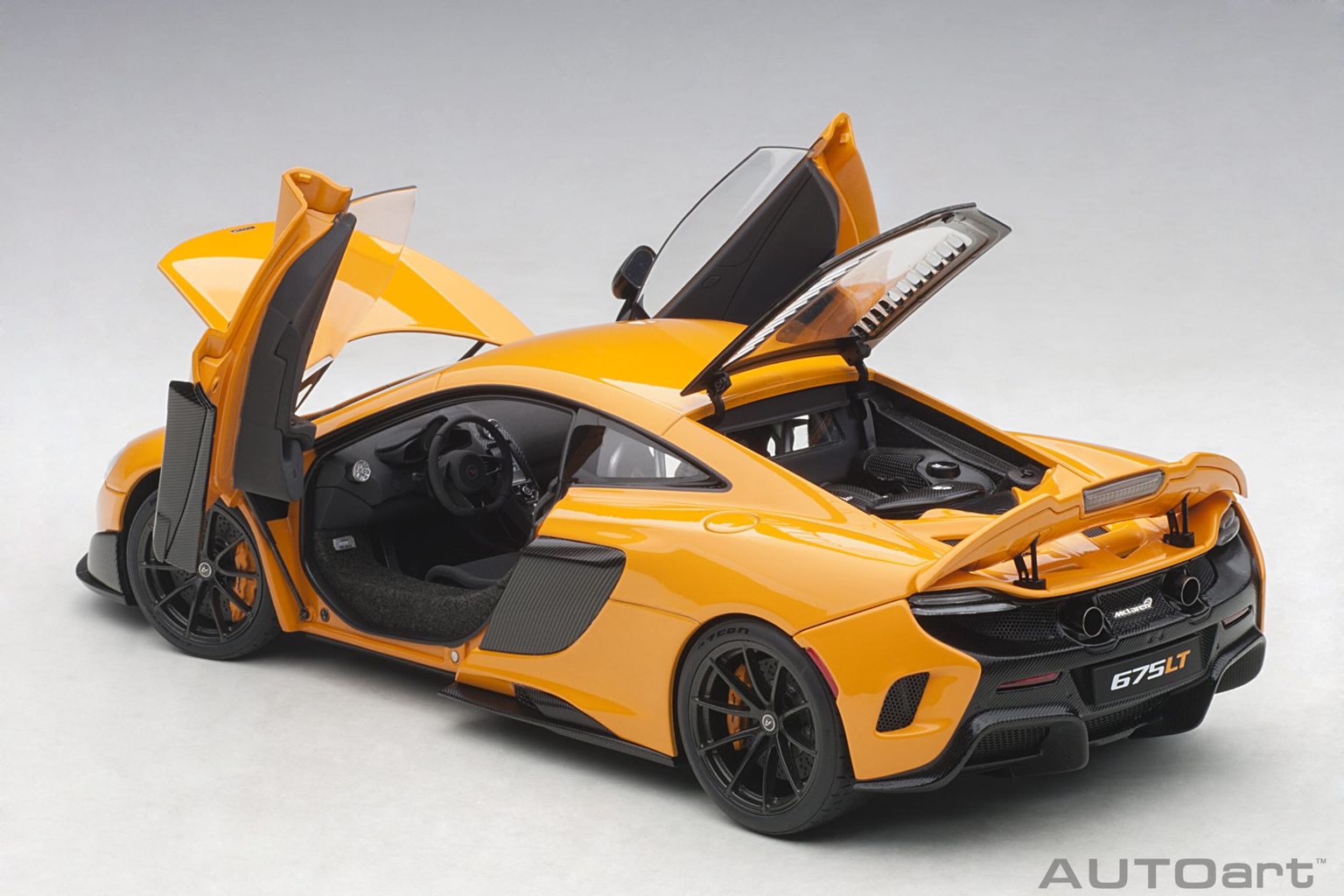 McLaren 675 LT 2016 McLaren orange 1:18 AUTOart