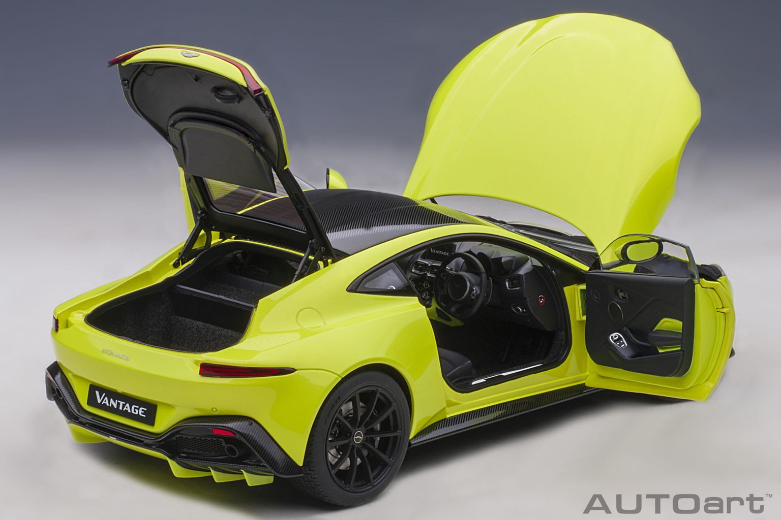 Aston Martin Vantage 2019 lime essence 1:18 AUTOart