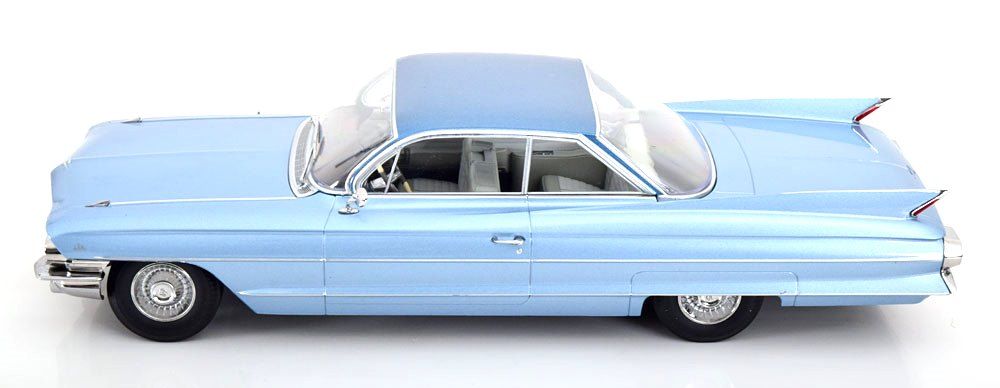 Cadillac Series 62 Coupe Deville 1961 light blue metallic 1:18 KK Scale