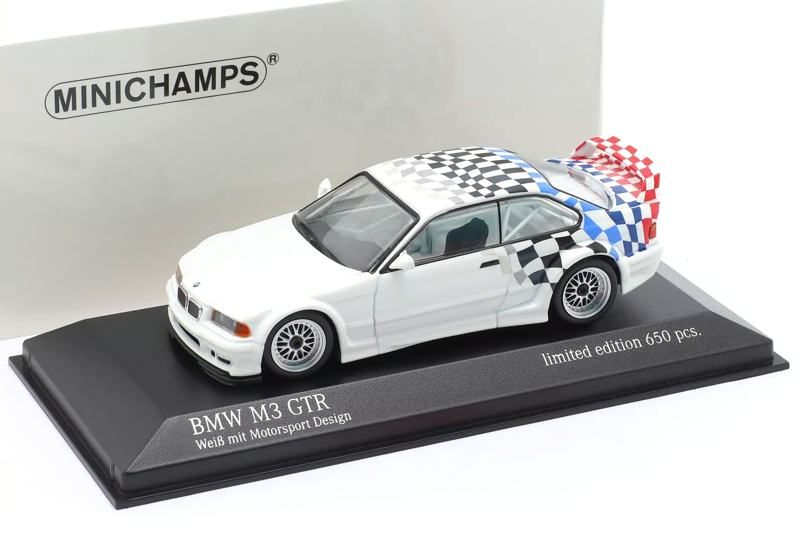 BMW M3 GTR E36 1993 white/decor 1:43 Minichamps