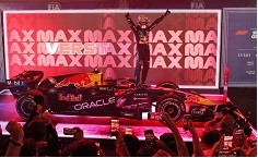 Oracle Red Bull Racing RB22 #3 M.Verstappen Winner Singapore GP 2026 1:43 Minichamps
