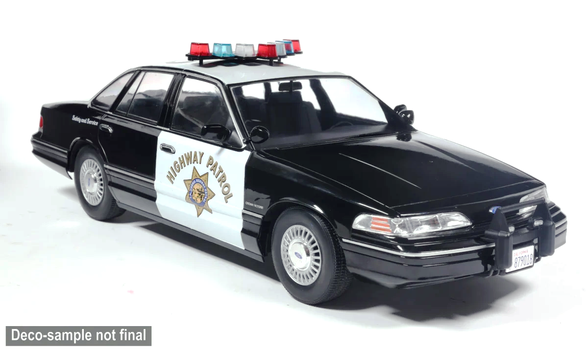Ford Crown Victoria California Highway Patrol 1992 1:18 MCG Modelcar Group