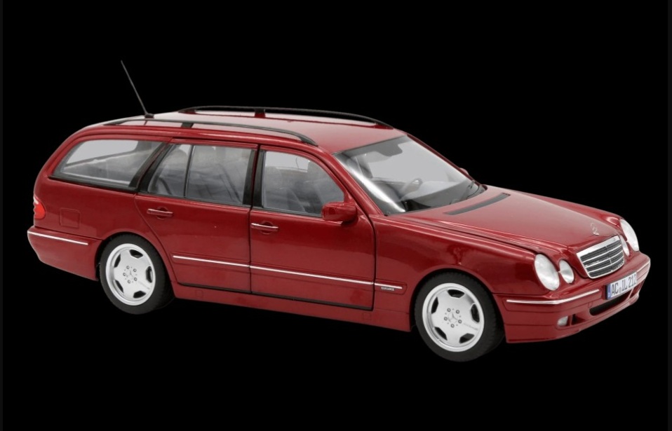 Mercedes E-Class T-Modell 2000 titanite red metallic 1:18 Norev