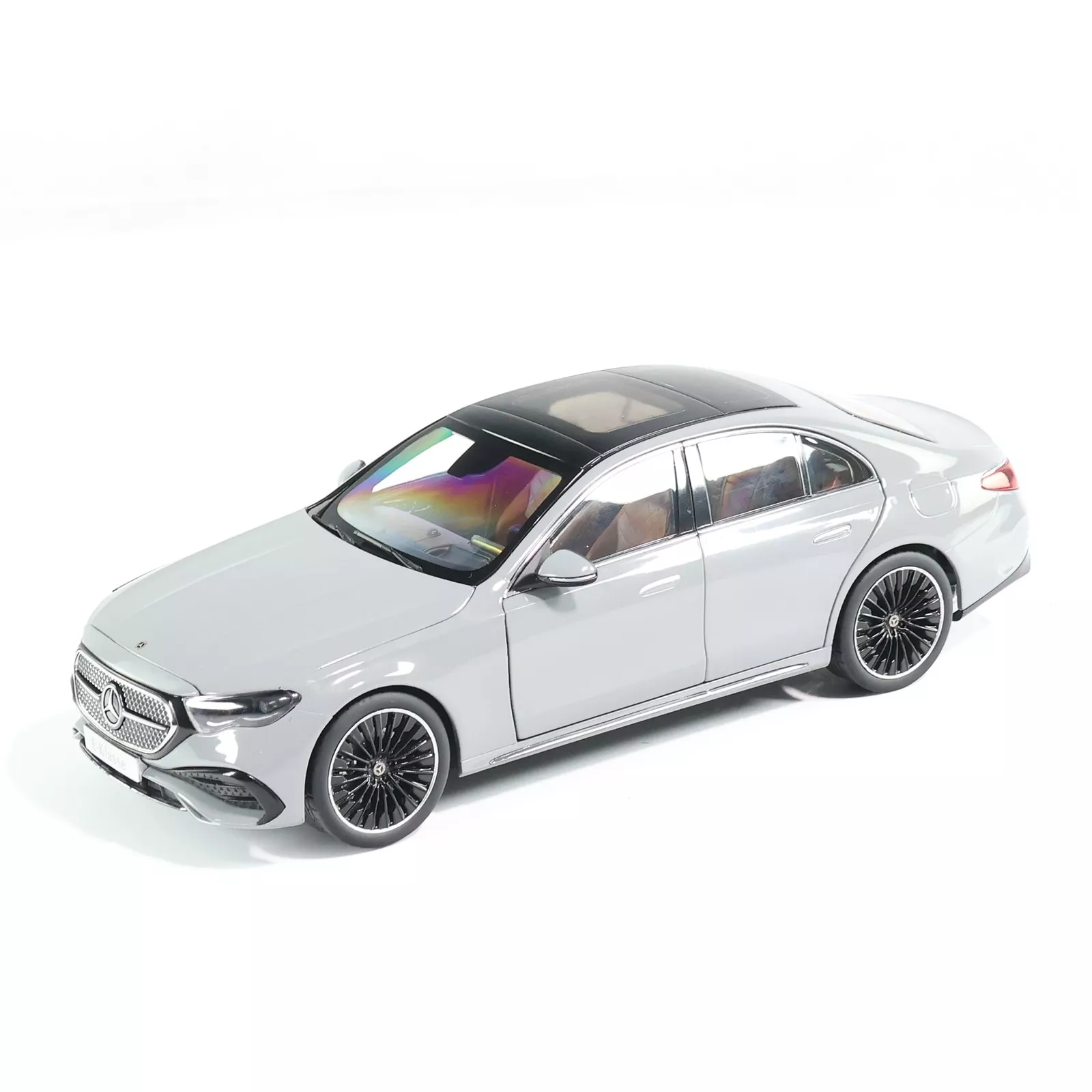 Mercedes-Benz E-Class W214 alpin grey 1:18 Mercedes-Benz Dealer edition