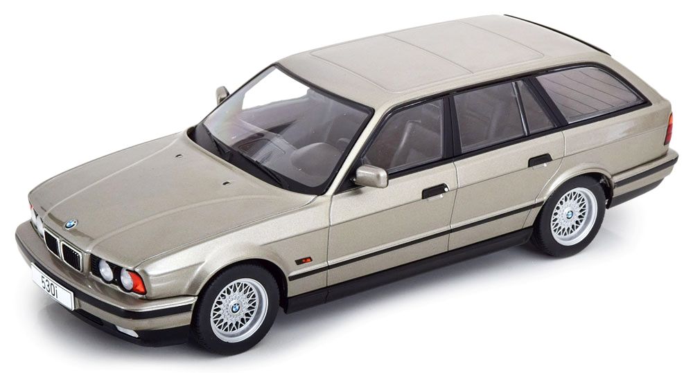 BMW 5er (E34) Touring 1991 grey 1:18 MCG Modelcar Group