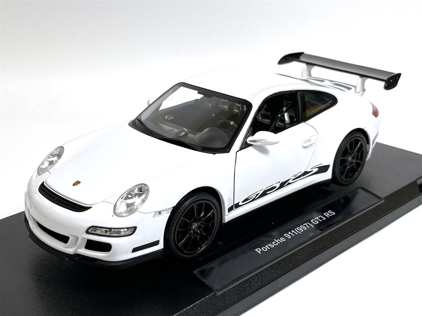 Porsche 911 (997) GT3 RS white 1:18 Welly