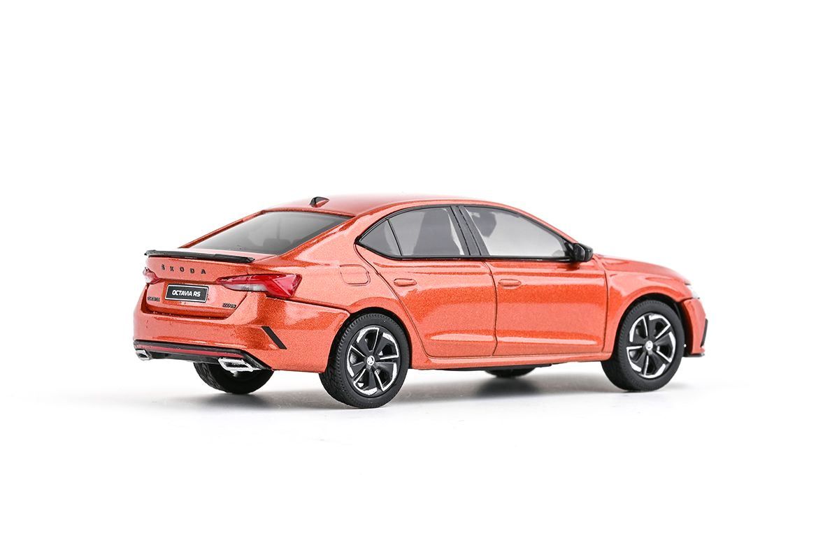 Škoda Octavia IV RS 2020 oranžová tangerine metalíza 1:43 Abrex