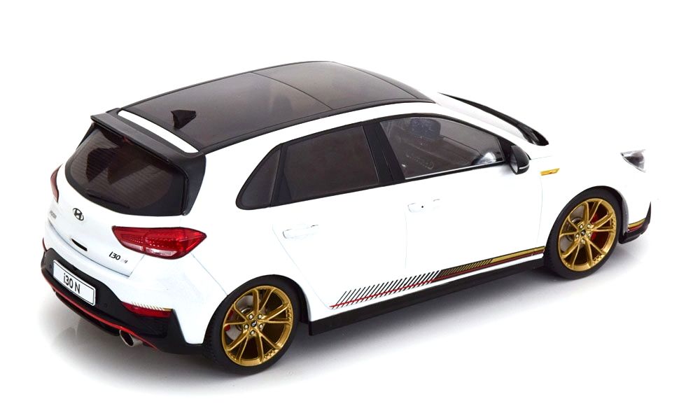 Hyundai i30 N 2021 white 1:18 MCG Modelcar Group