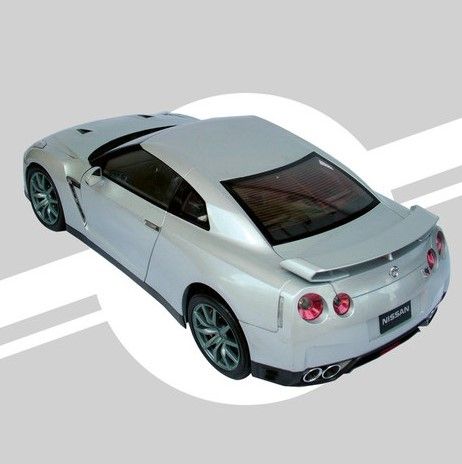 Nissan GT-R 1:8 Ixo Models 