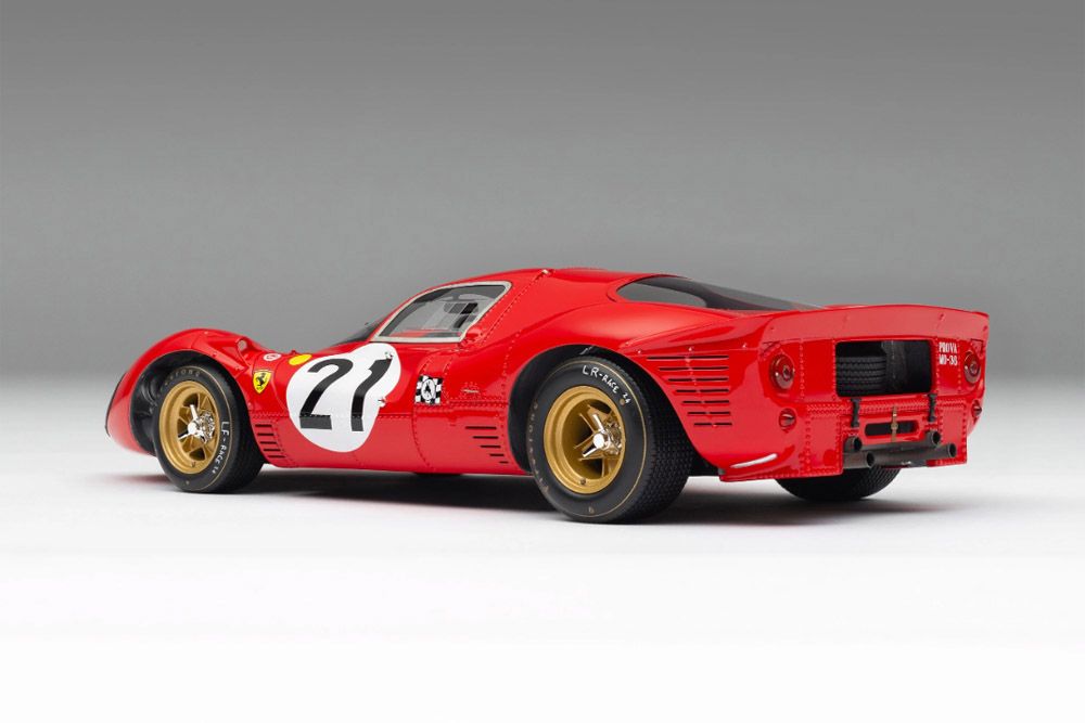 Ferrari 330 P4 #21 Ludovico Sacrfiotti/Mike Parkes 24h Le Mans 2.místo 1967 1:18 Amalgam