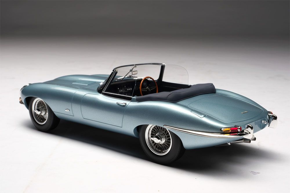 Jaguar E-Type Roadster 1961 blue 1:18 Amalgam