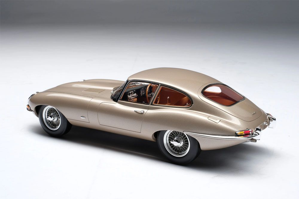 Jaguar E-Type Coupe 1961 bronze 1:18 Amalgam