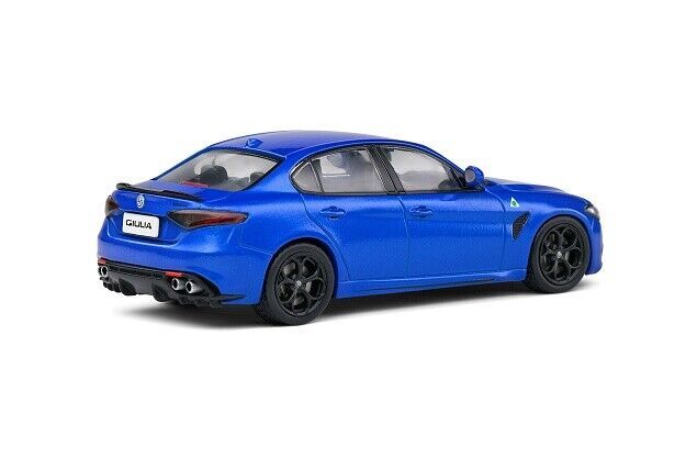Alfa Romeo Giulia Quadrifoglio 2016 blue 1:43 Solido