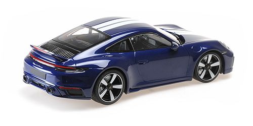 Porsche 911 992 Sport Classic 2022 blue metallic 1:18 Minichamps 